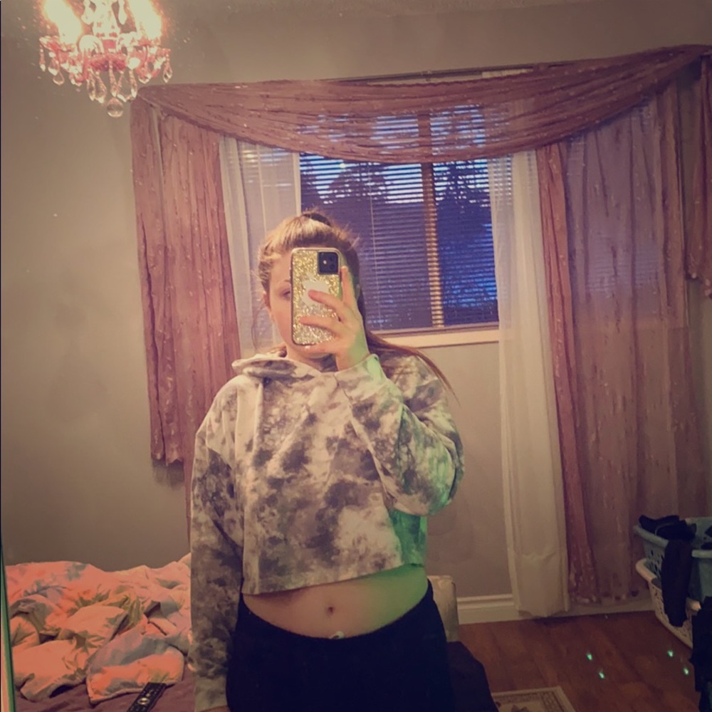 Oversized cropped sweater